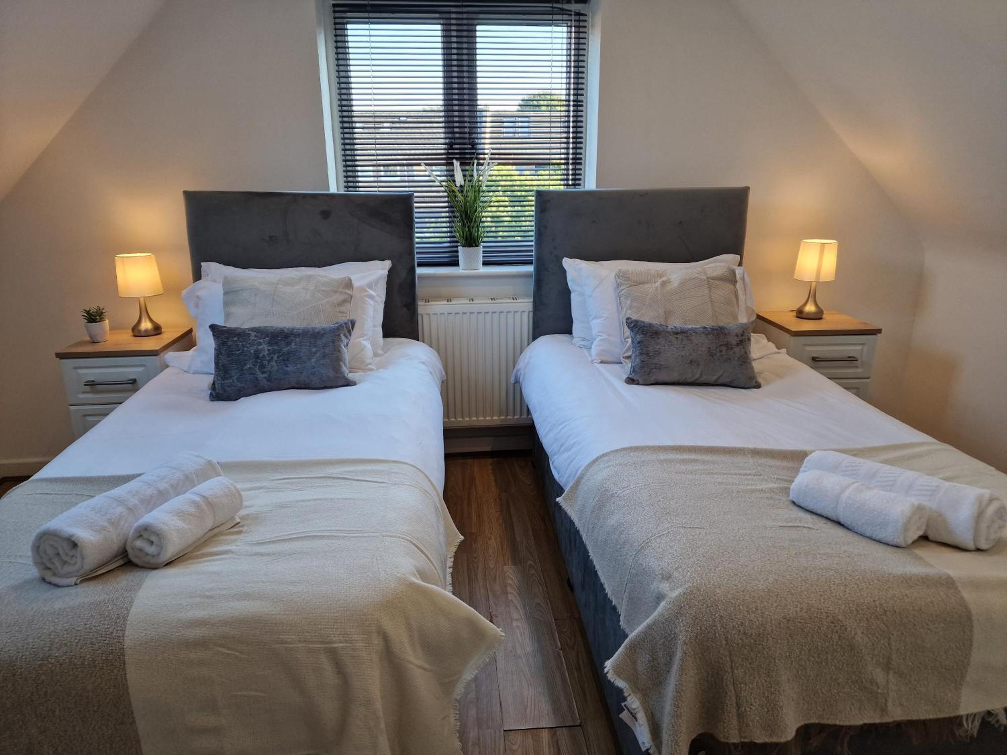 Large 4-Bed House For Up To 7 Guests W 2X Parking Villa Oxford Exteriör bild
